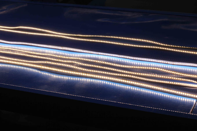 Geführtes Band 4mm der Neonbeleuchtung 240pcs 2210 des Super Slim-flexible LED